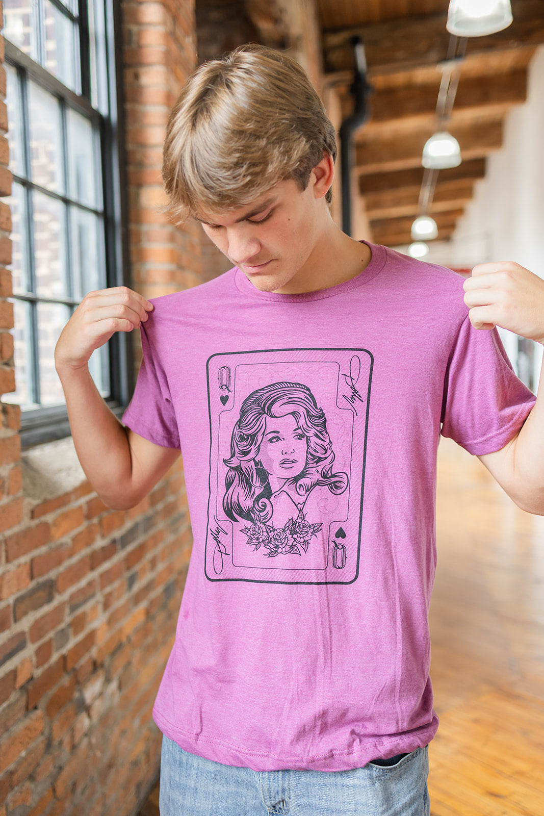 Dolly - Queen of Hearts Tee