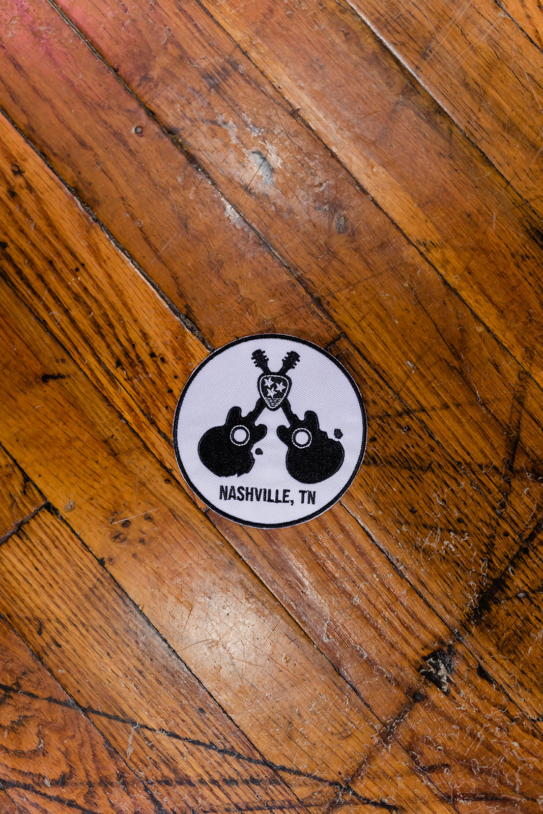 Crossed Guitar Decal - 4" Circle