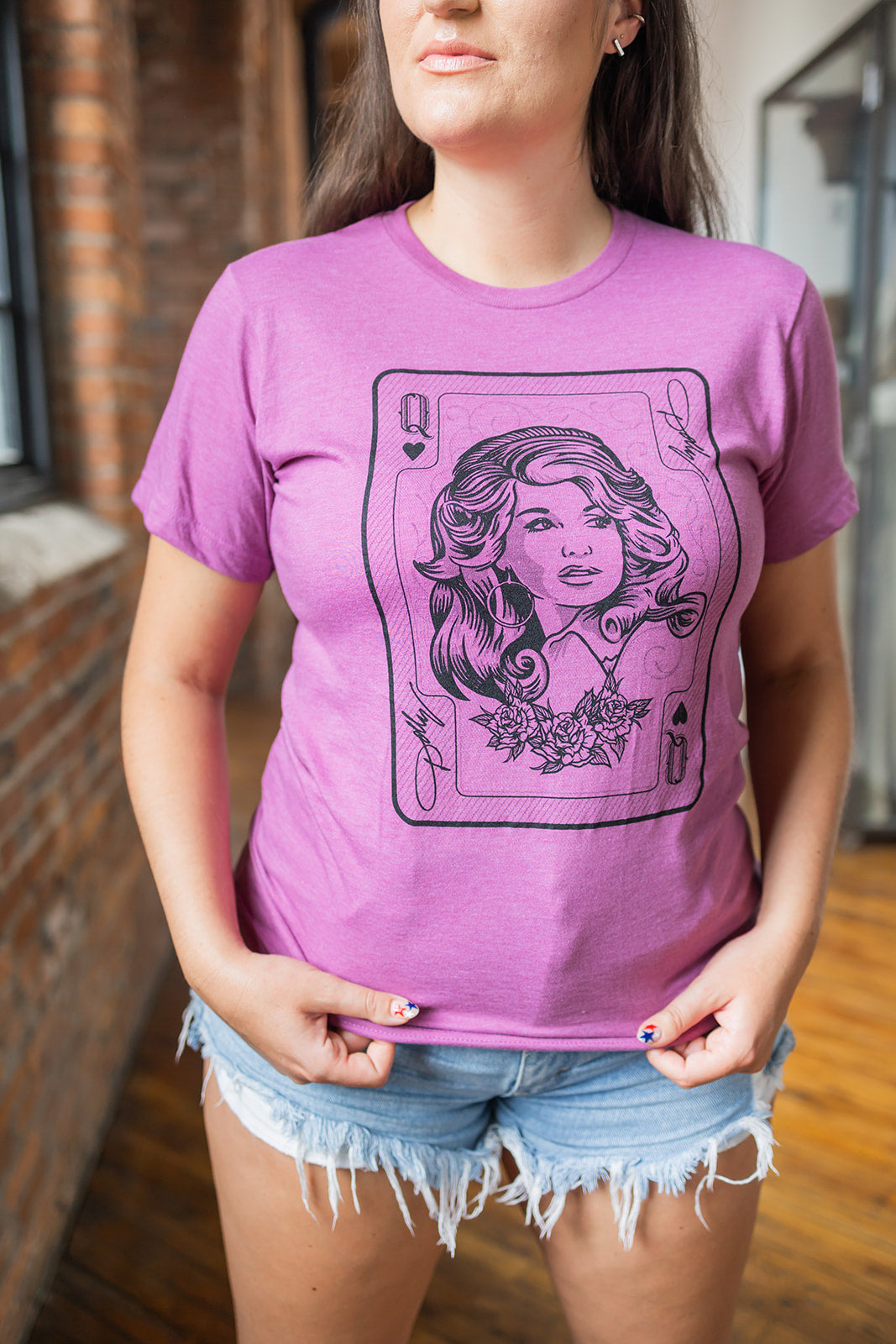 Dolly - Queen of Hearts Tee