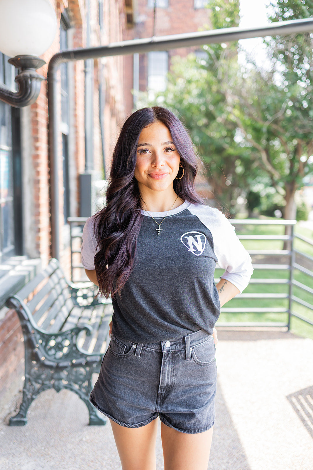 Nashville Crossed Guitars Raglan-